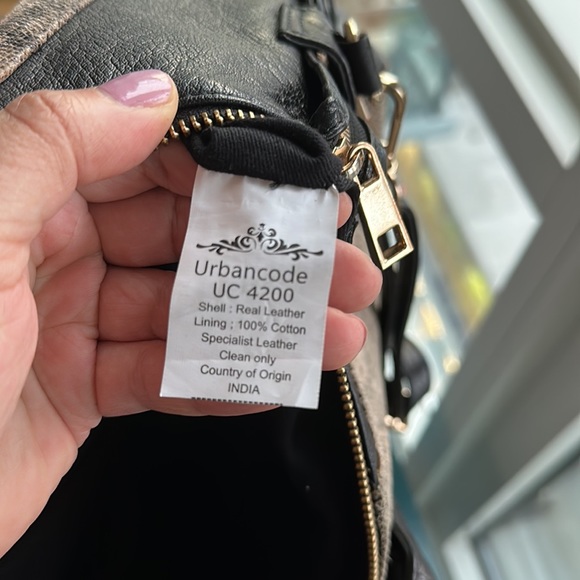 NWOT - Leather color block bag - Picture 7 of 9